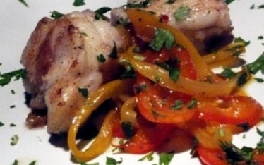 Coda di Rospo in Padella con Peperoni in Agrodolce