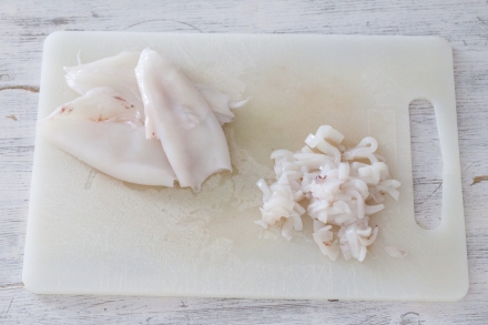 Preparazione Ziti ai calamari - Fase 1 Preparazione Ziti ai calamari - Fase 1