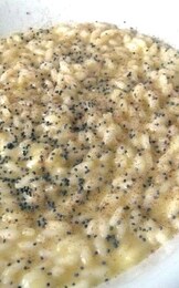 Risotto alla birra con semi di papavero