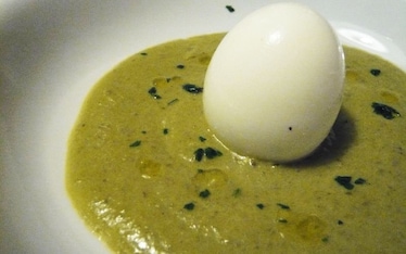 Uovo e vellutata di asparagi