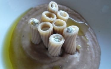Polenta di castagne, rigatoni integrali e ricotta