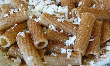 Rigatoni integrali, olio, bottarga e formaggio di fossa