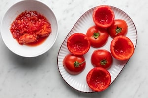 Preparazione Pomodori con il riso vegetariani - Fase 1