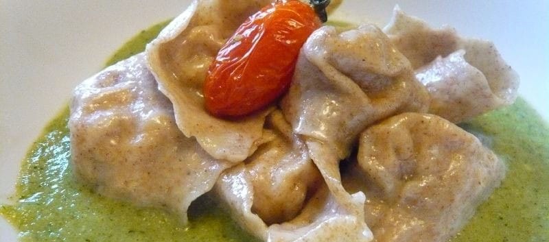 Ravioli integrali di coniglio e salsa di broccoli ricetta