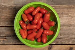 Preparazione Bruschette al pomodoro - Fase 1