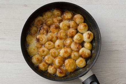 Preparazione Cipolline glassate - Fase 2 Preparazione Cipolline glassate - Fase 2