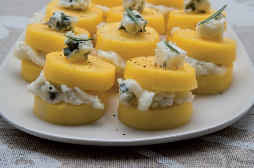 Crostini di polenta al gorgonzola ricetta