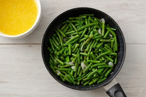 Preparazione Fagiolini con uova cremose - Fase 3