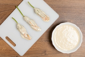 Preparazione Fiori di zucca fritti in pastella - Fase 2