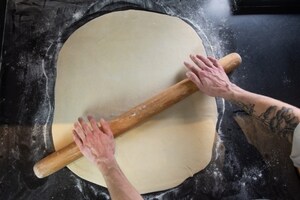 Preparazione Focaccia di Recco - Fase 2