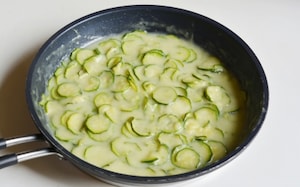 Preparazione Frittata di zucchine - Fase 3