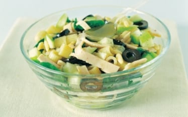 Ditali, spinaci e pinoli