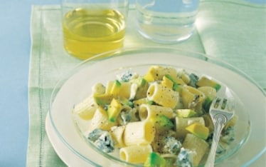 Mezzi rigatoni con avocado e gorgonzola