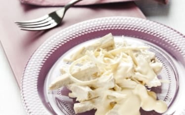 Insalata di pollo con sedano rapa