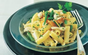 Maccheroncini con pollo e verdure