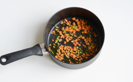Preparazione Minestra con orzo e legumi - Fase 1 Preparazione Minestra con orzo e legumi - Fase 1