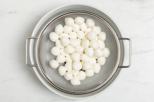 Preparazione Mozzarelline fritte - Fase 1