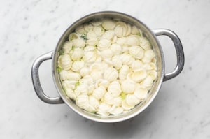 Preparazione Orecchiette con i broccoli - Fase 2
