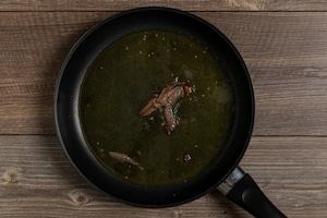 Preparazione Orecchiette con cavolfiore e acciughe - Fase 1