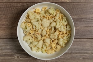 Preparazione Orecchiette con cavolfiore e acciughe - Fase 2
