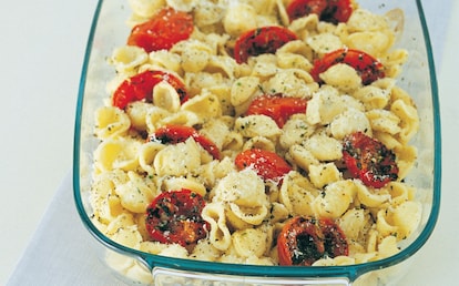 Orecchiette con pomodori al forno