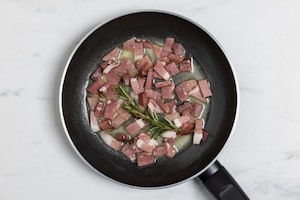 Preparazione Tagliatelle paglia e fieno - Fase 2