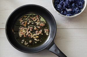 Preparazione Penne con cavolfiore viola - Fase 1