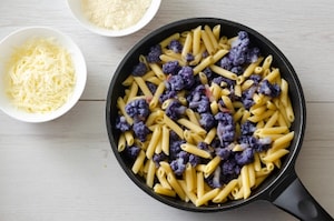 Preparazione Penne con cavolfiore viola - Fase 2