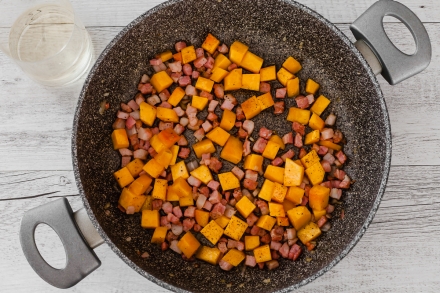 Preparazione Penne con la zucca - Fase 2 Preparazione Penne con la zucca - Fase 2