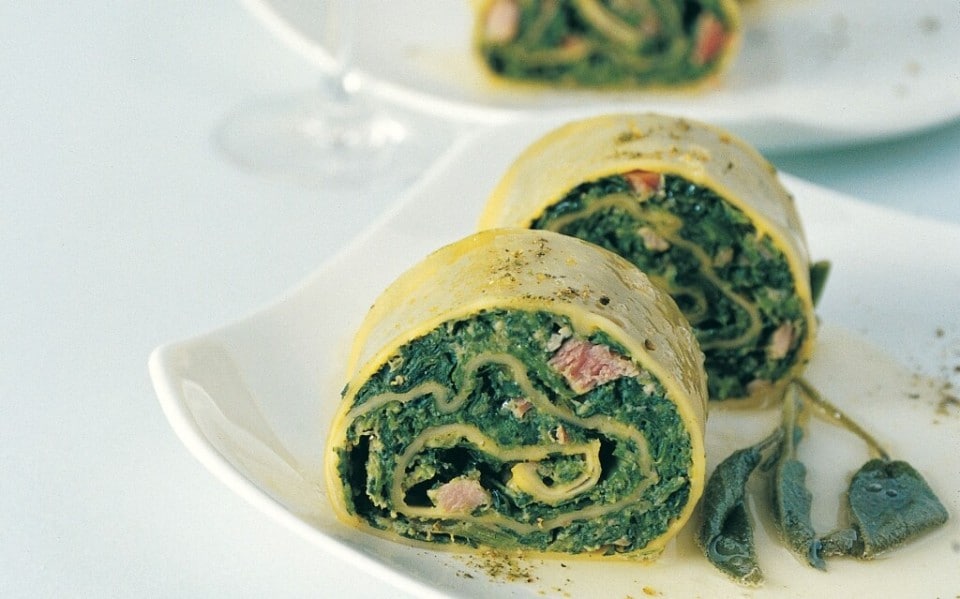 Rotolo di spinaci al burro e salvia ricetta
