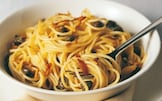 Spaghettini alle acciughe e capperi