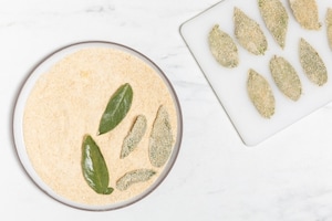 Preparazione Salvia fritta - Fase 2