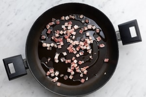 Preparazione Tagliatelle paglia e fieno al sugo di fagioli - Fase 1