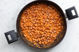 Preparazione Tagliatelle paglia e fieno al sugo di fagioli - Fase 3