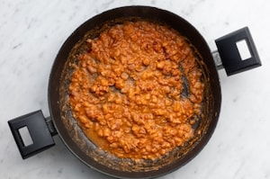 Preparazione Tagliatelle paglia e fieno al sugo di fagioli - Fase 2