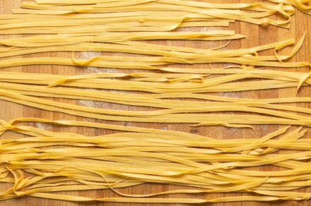 Preparazione Tagliatelle alla bolognese - Fase 3 Preparazione Tagliatelle alla bolognese - Fase 3