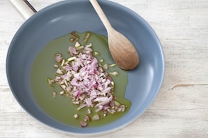 Preparazione Tagliatelle, fave e calamaretti - Fase 1