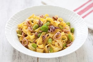 Preparazione Tagliatelle, fave e calamaretti - Fase 3