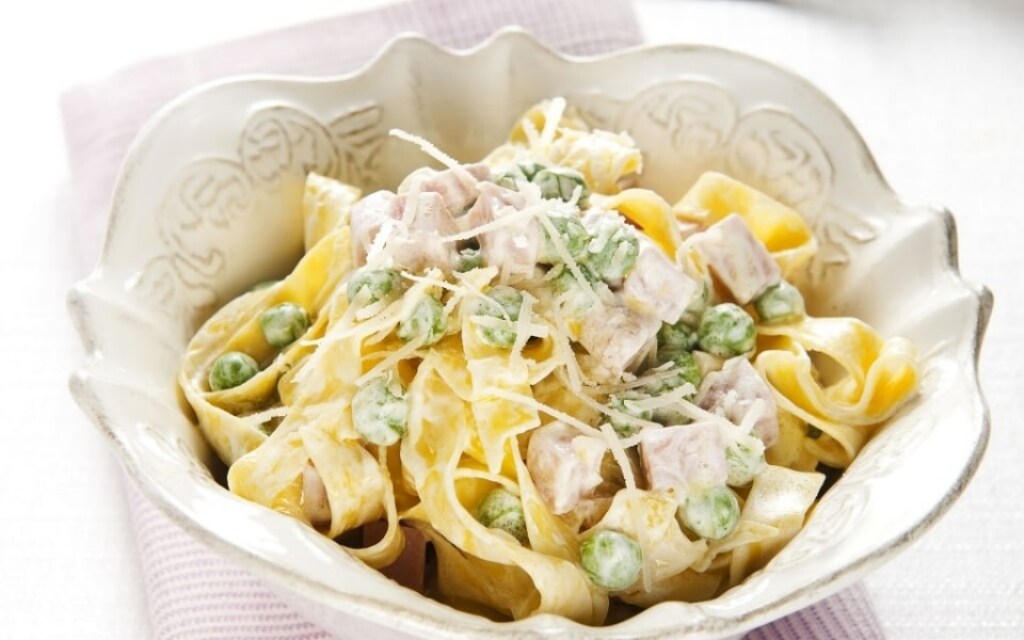 Ricetta Tagliatelle Panna Piselli E Prosciutto Cucchiaio D Argento