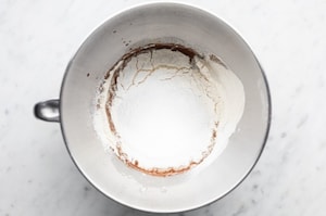 Preparazione Torta al cioccolato morbida - Fase 2