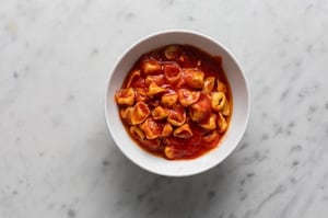 Preparazione Tortellini al pomodoro - Fase 3