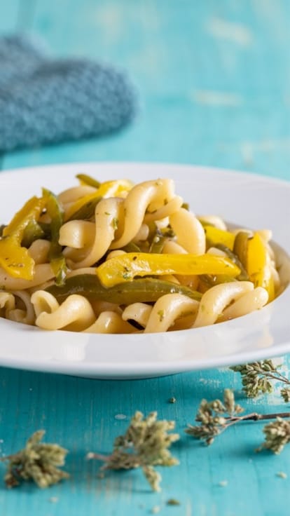 Fusillotti ai peperoni e acciughe