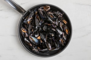 Preparazione Bucatini al sugo di cozze - Fase 1