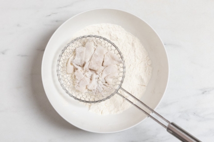 Preparazione Calamari fritti - Fase 2 Preparazione Calamari fritti - Fase 2