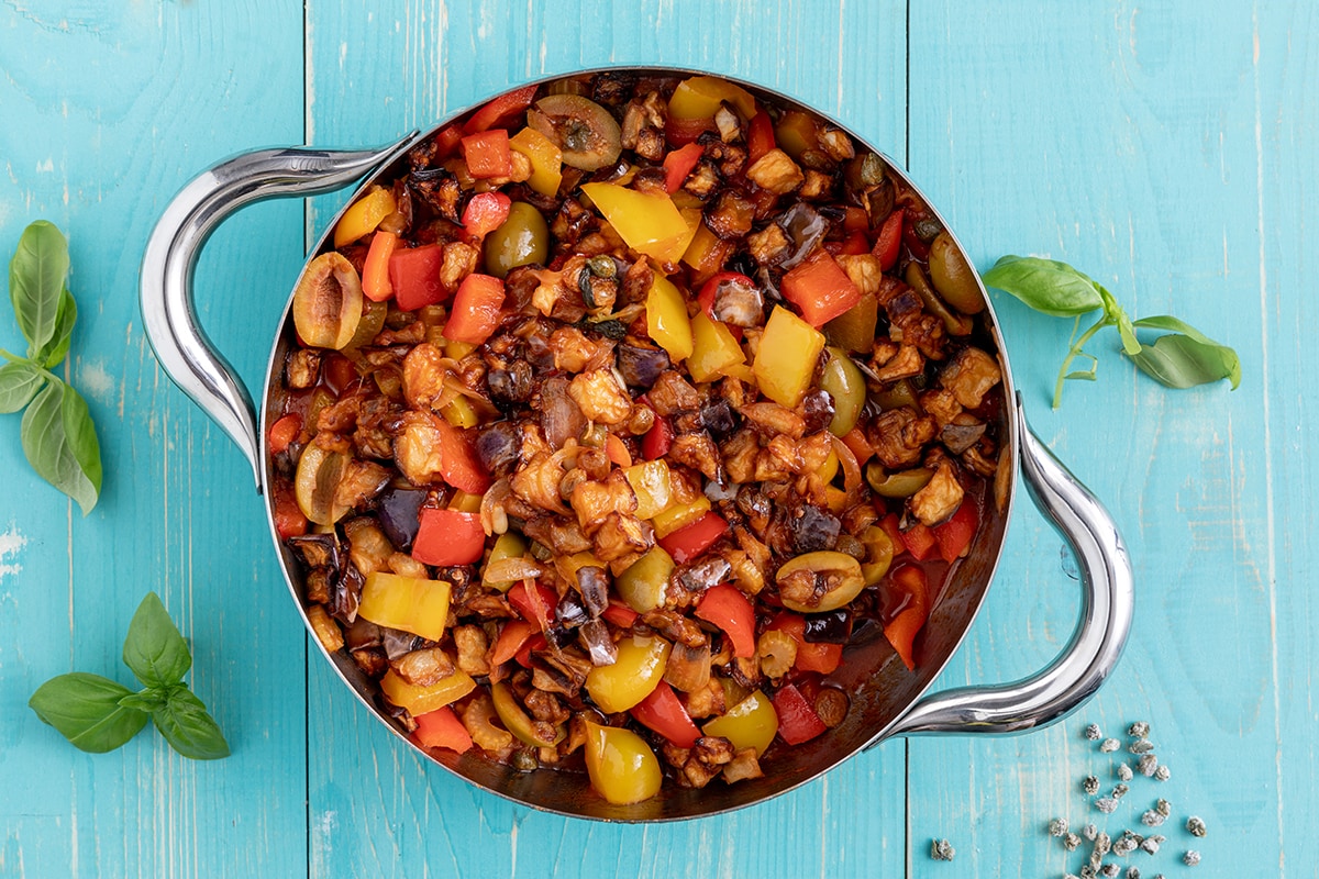 Caponata di melanzane e peperoni ricetta