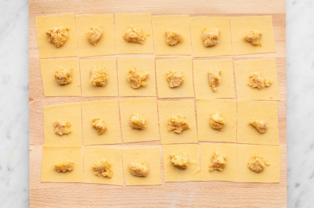 Preparazione Cappellacci di zucca - Fase 4 Preparazione Cappellacci di zucca - Fase 4