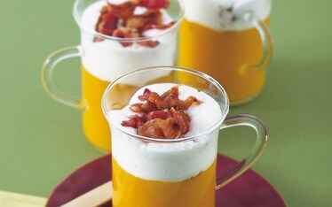 Cappuccino di patata dolce alle carote e bacon