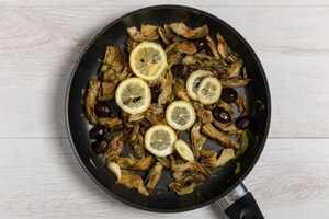 Preparazione Carciofi alle olive e limone - Fase 2