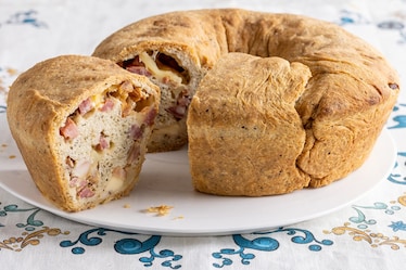 Casatiello napoletano