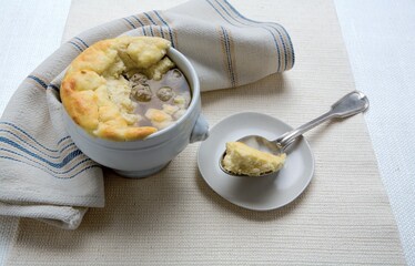 Ciusceddu o brodo soufflé con ricotta